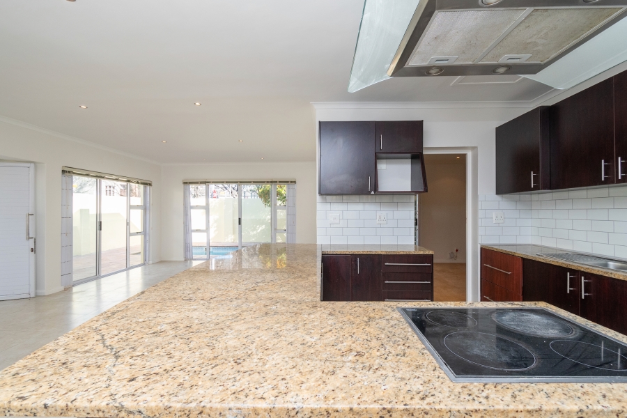 5 Bedroom Property for Sale in Gardens Western Cape